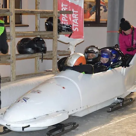 オテル レストラン ラ トルマリン 3* ラ・プラーニュ